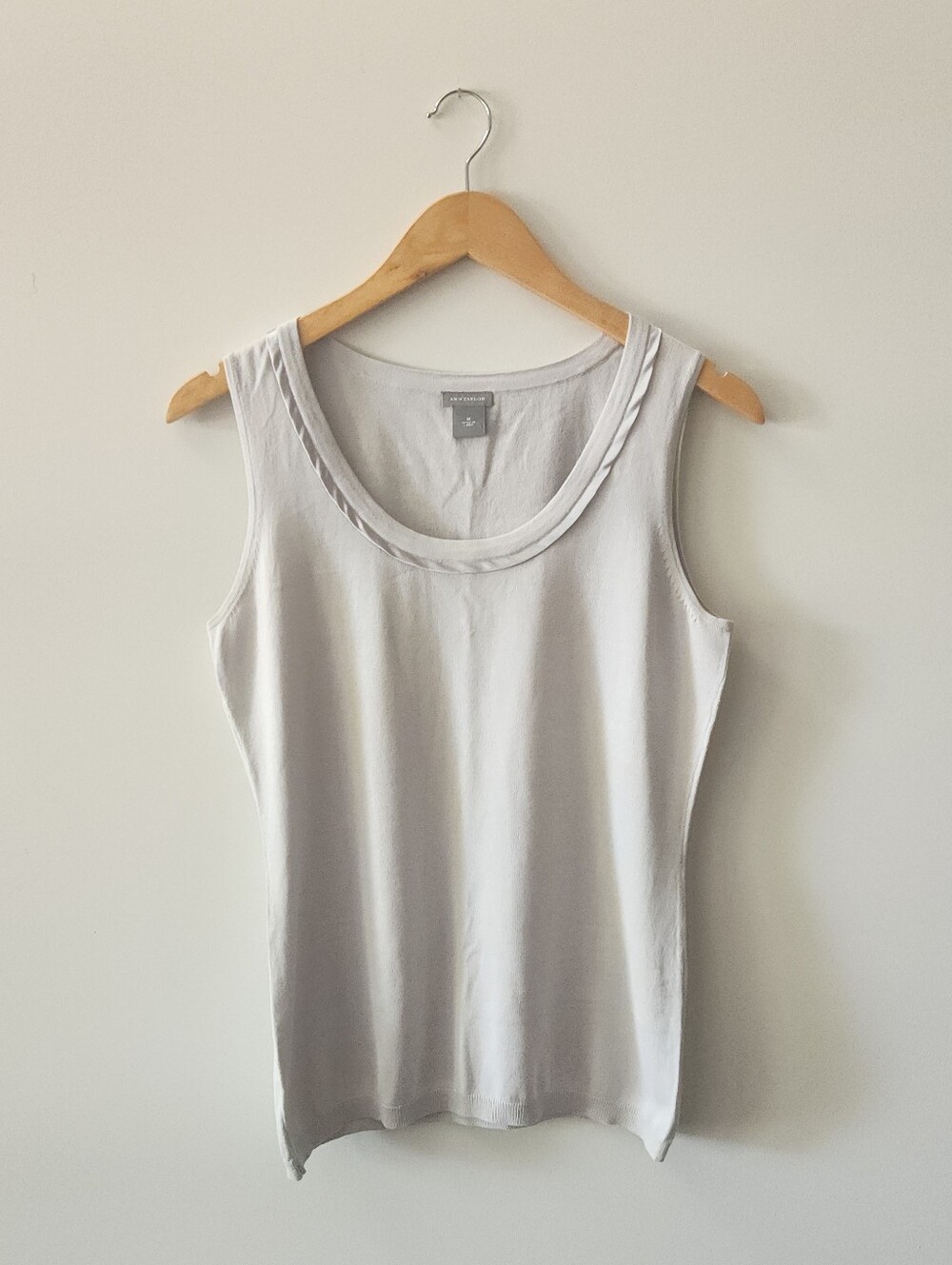Ann Taylor Silk Cotton Scoop Neck Tank Top Light Gray Sleeveless Medium